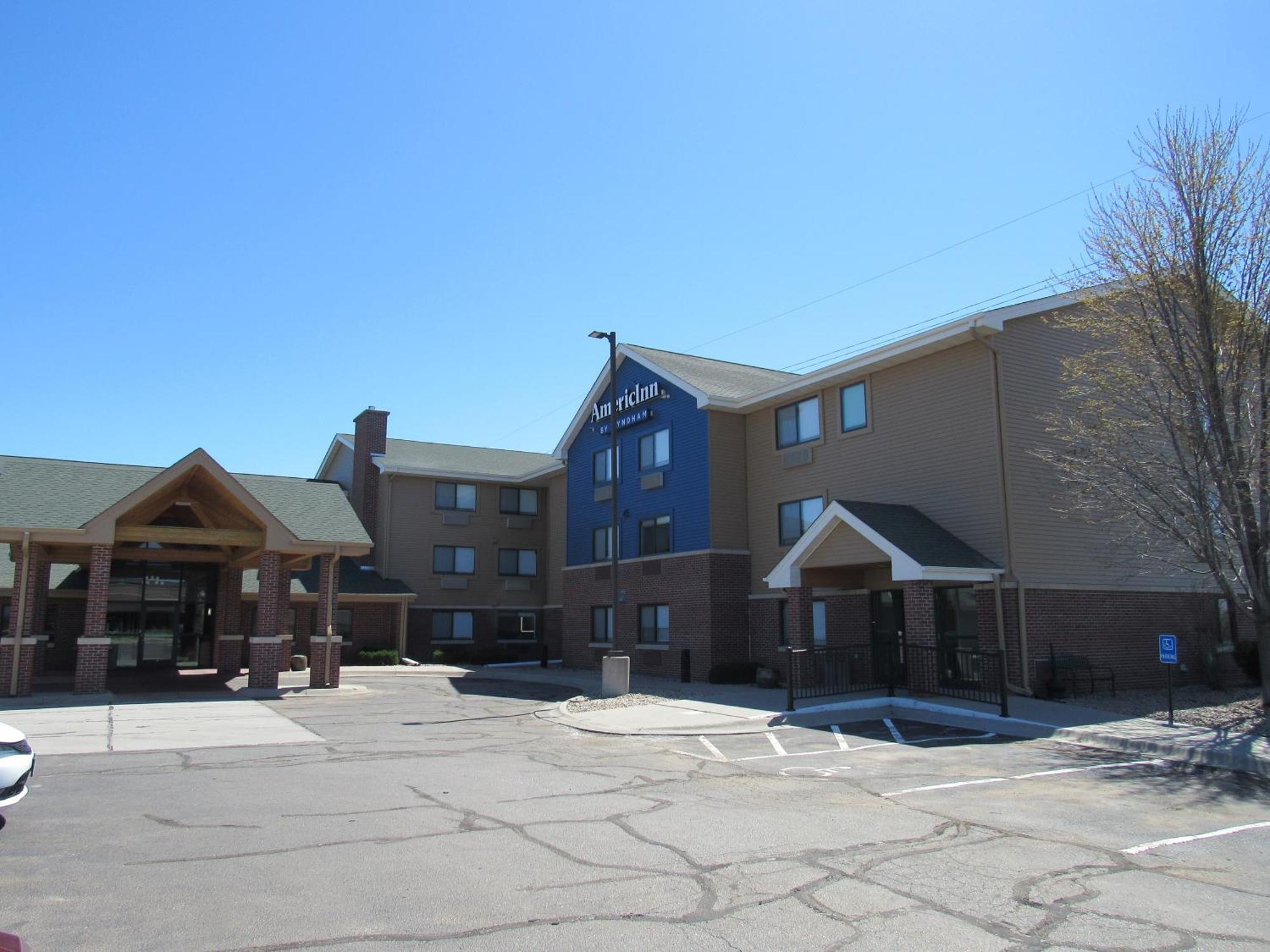 Americinn By Wyndham Lincoln South Exterior photo